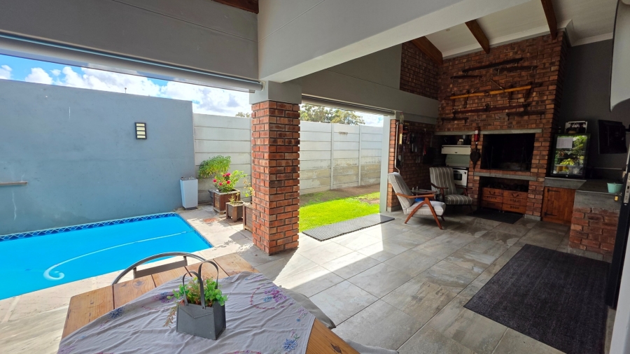 3 Bedroom Property for Sale in Hopefield Western Cape